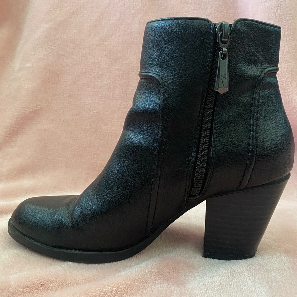Vera Wang booties